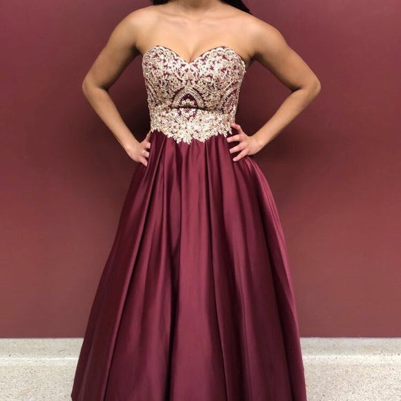 Betsy & Adam Dresses & Skirts - David’s Bridal Dress
